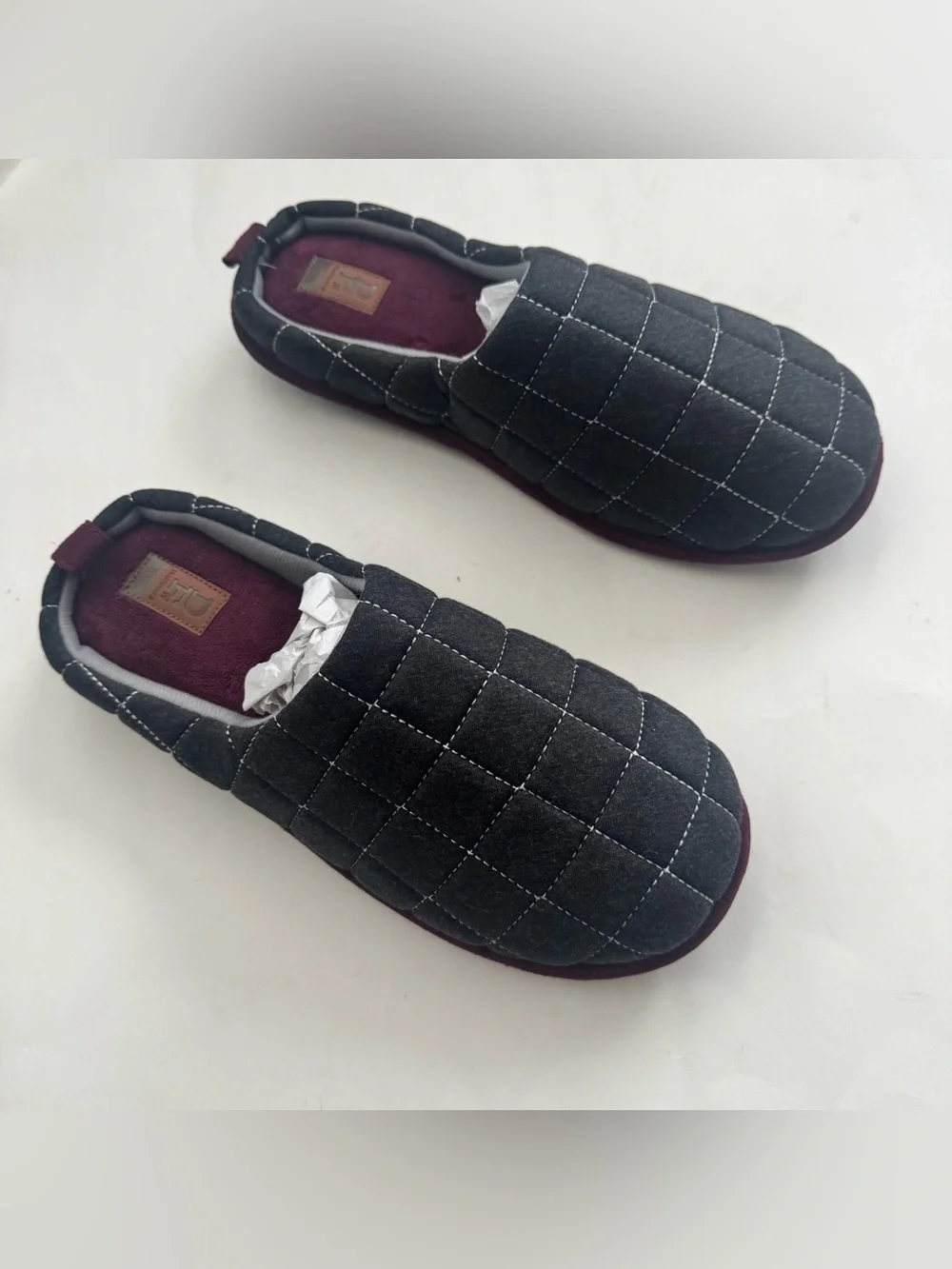 Dearfoams Quilted Clog Slippers Men M 9-10 Charcoal Grey Maroon House Shoes